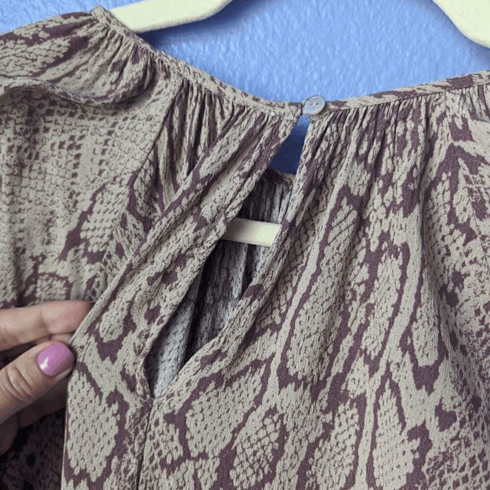 Women's Gb Long Sleeve Snake Print Dress Tie Waist Beige Brown Xs Round Neck Euc — image 8 of 8